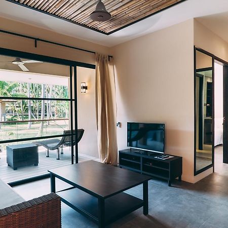 Le Motu Hotel Taling Ngam Beach Exterior foto