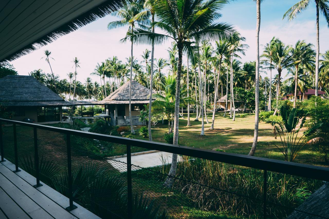 Le Motu Hotel Taling Ngam Beach Exterior foto