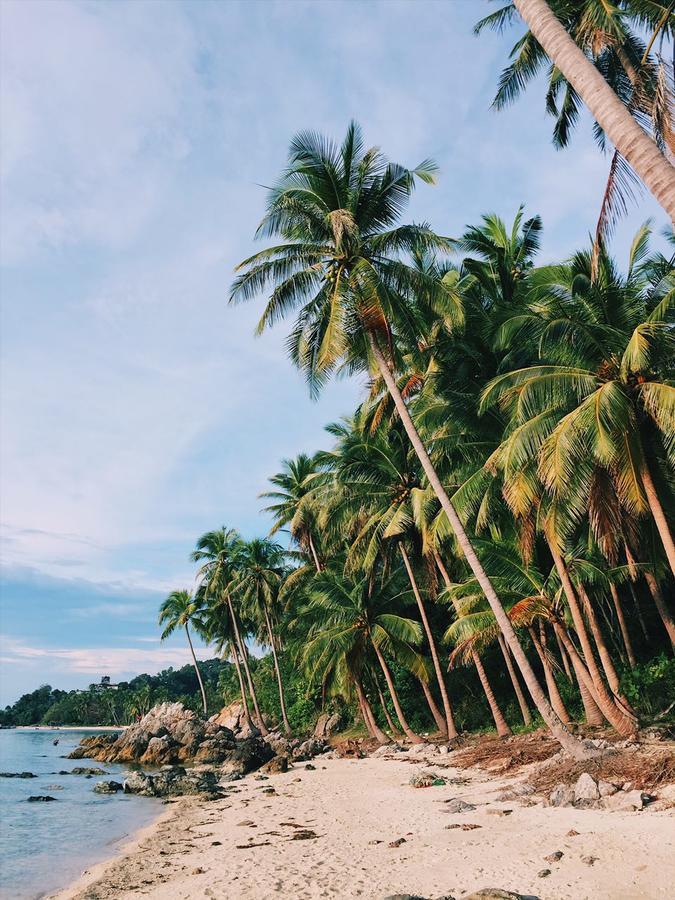 Le Motu Hotel Taling Ngam Beach Exterior foto